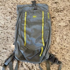 REI Flash 18 drawstring bag